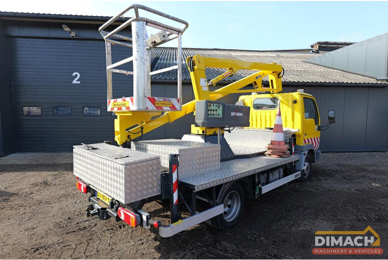 Nissan Cabstar E Sky high autohoogwerker 12meter elektrisch bedienbaar. manbak capaciteit 215kilo - Furgone: foto 2 Nissan Cabstar E Sky high autohoogwerker 12meter elektrisch bedienbaar. manbak capaciteit 215kilo - Furgone: foto 2