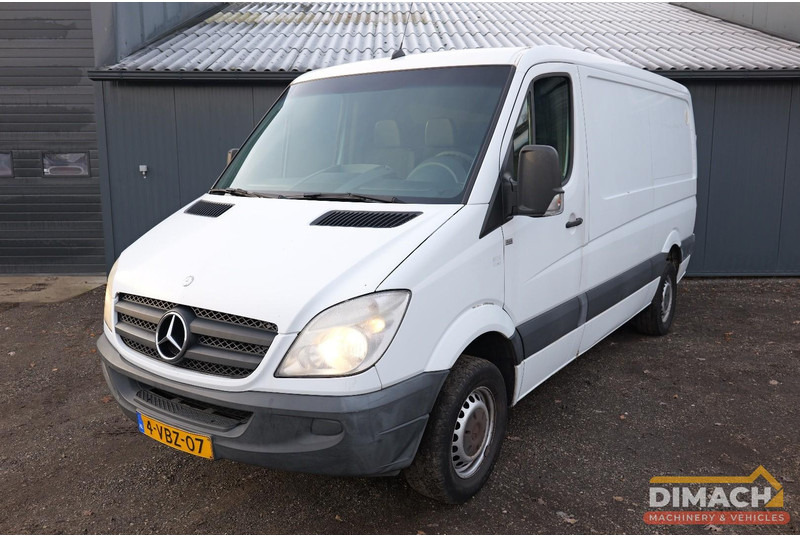 Mercedes-Benz 906 KA 35 Sprinter 313 - Euro 4 - L2H2 - trekhaak - airco - NL auto - Furgone chiuso: foto 1 Mercedes-Benz 906 KA 35 Sprinter 313 - Euro 4 - L2H2 - trekhaak - airco - NL auto - Furgone chiuso: foto 1