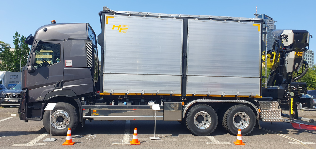 RENAULT TRUCKS CP6x4 Renault zabudowa do biomasy z żyurawiem Tajfun L155ZK/ Renault Biomass body with crane Tajfun L155ZK/ Renault Biomasse-Aufbau mit Kran Tajfun L155ZK - Camion trasporto legname: foto 2 RENAULT TRUCKS CP6x4 Renault zabudowa do biomasy z żyurawiem Tajfun L155ZK/ Renault Biomass body with crane Tajfun L155ZK/ Renault Biomasse-Aufbau mit Kran Tajfun L155ZK - Camion trasporto legname: foto 2