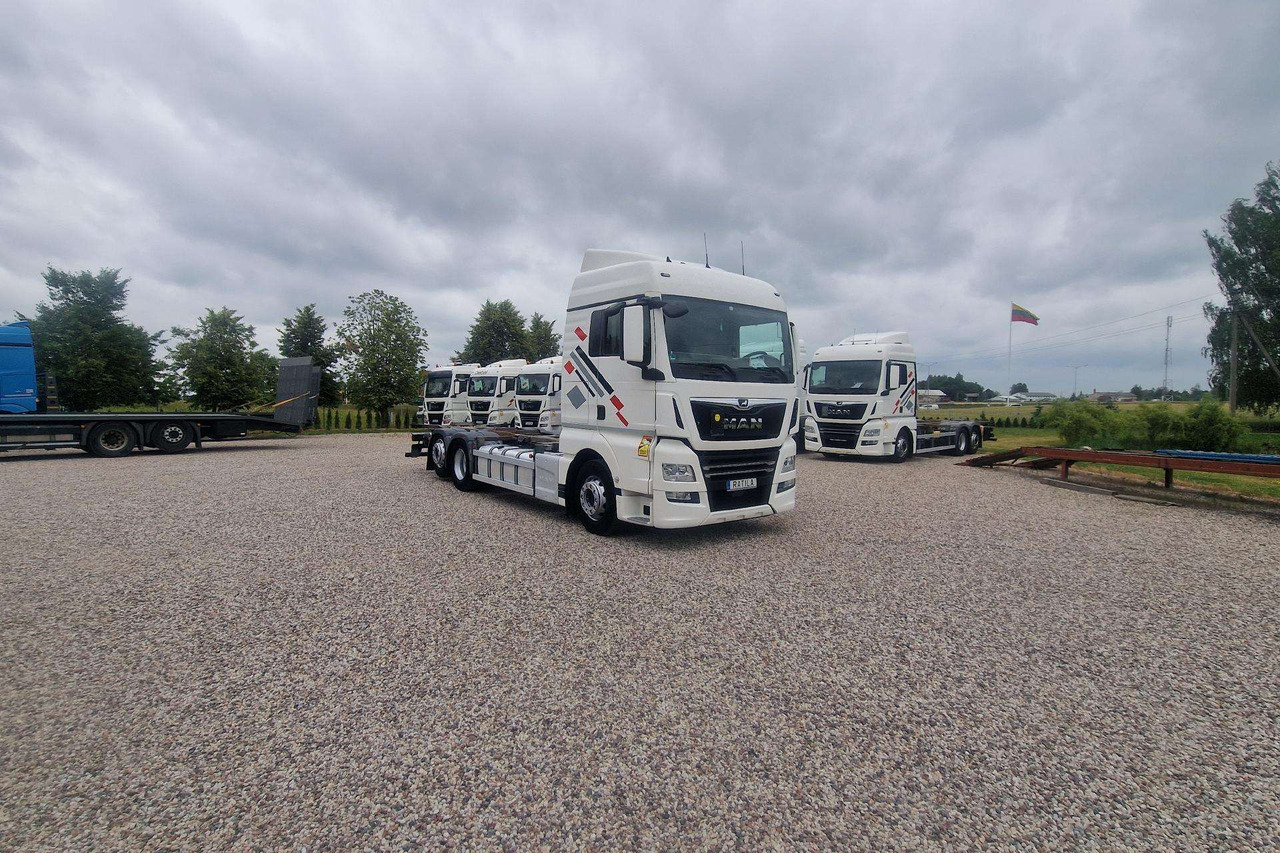 MAN TGX 26.420 - Autocarro portacontainer/ Caisse interchangeable: foto 2 MAN TGX 26.420 - Autocarro portacontainer/ Caisse interchangeable: foto 2