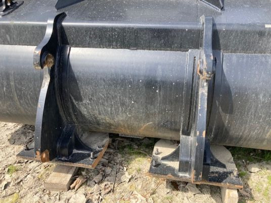 GODET ARDEN POUR CHARGEUSE CASE 921 G - Benna: foto 3 GODET ARDEN POUR CHARGEUSE CASE 921 G - Benna: foto 3