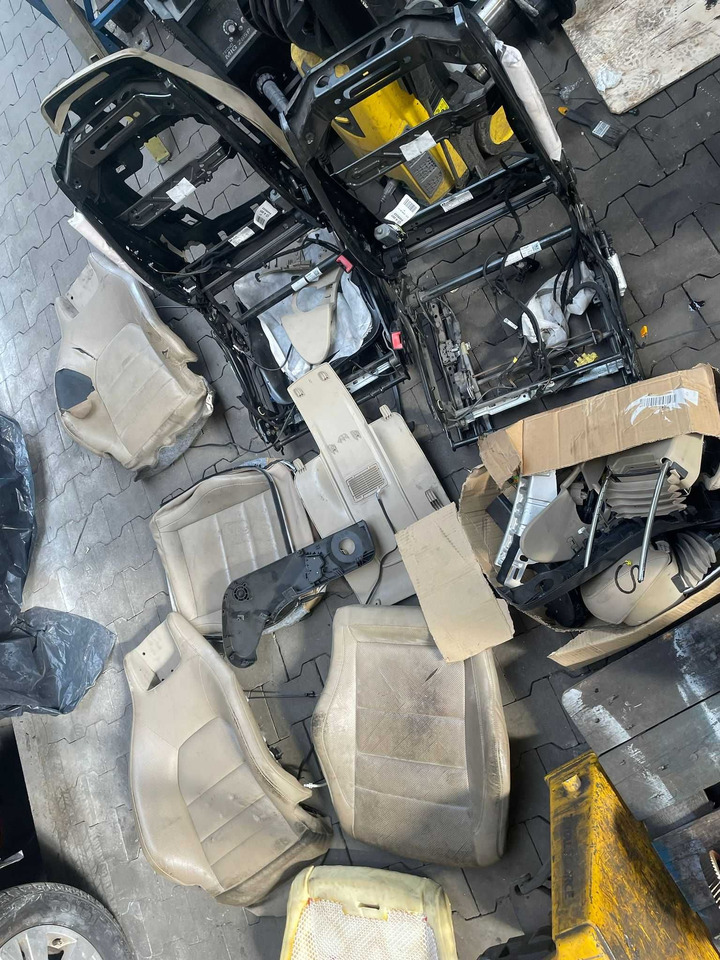 Fotele do Mercedes W 207 kabrio - Sedile per Autovettura: foto 2 Fotele do Mercedes W 207 kabrio - Sedile per Autovettura: foto 2