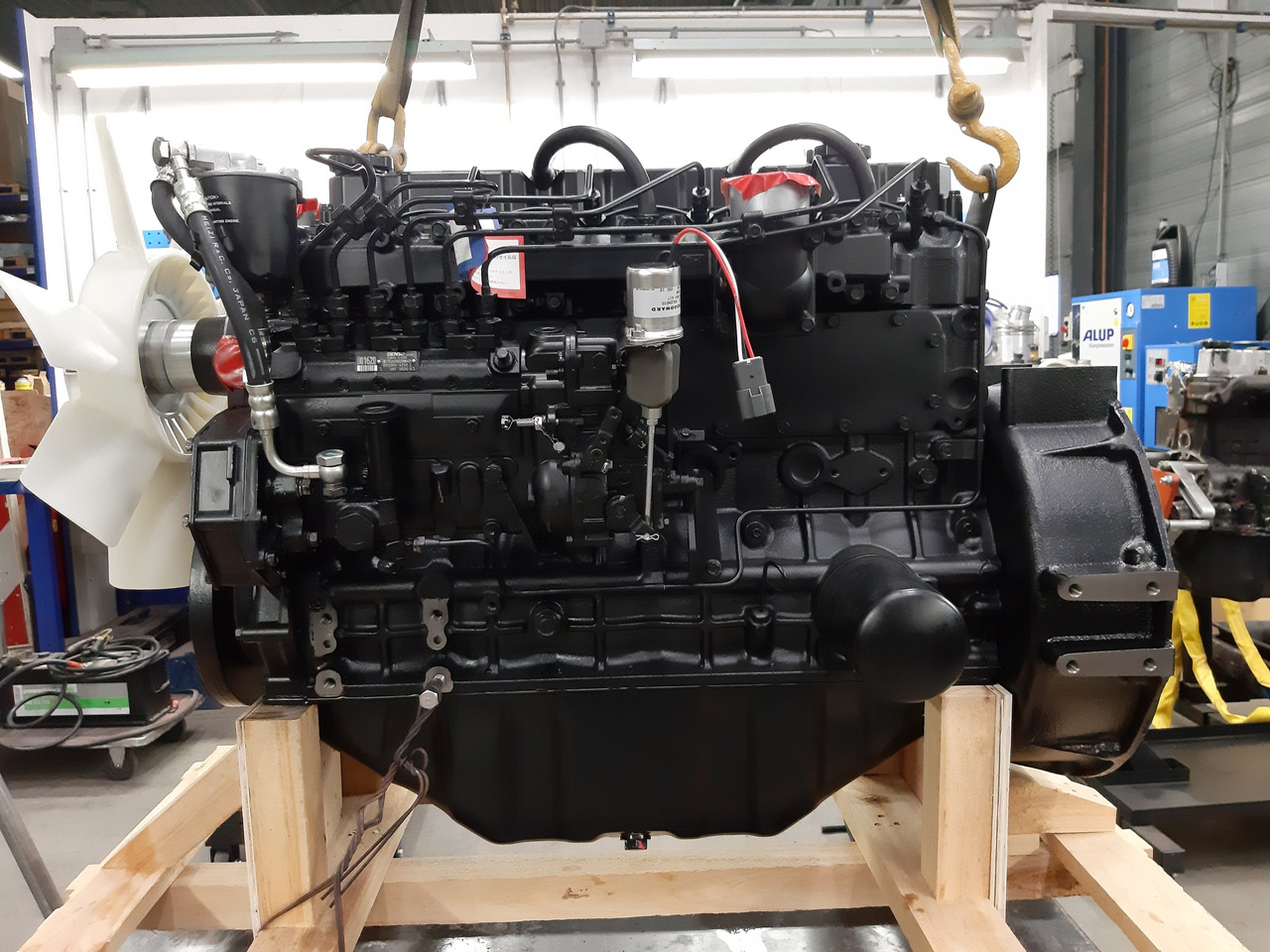 Mitsubishi New engine S6S 70Kw @ 2500 rpm - Motore per Escavatore: foto 1 Mitsubishi New engine S6S 70Kw @ 2500 rpm - Motore per Escavatore: foto 1