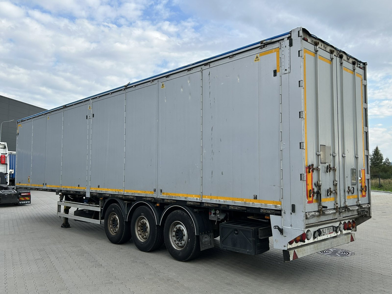 BODEX KIS 3F - Semirimorchio piano mobile: foto 3 BODEX KIS 3F - Semirimorchio piano mobile: foto 3