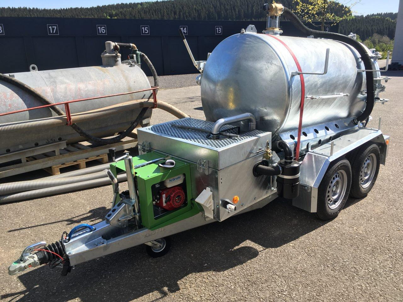 M-Vac 1,8m³ *Kippbar* Vakuum-Saugsystem / Saugfass / Sauganhänger / Saughänger M-Vac Reinigungskit - Autospurgo: foto 4 M-Vac 1,8m³ *Kippbar* Vakuum-Saugsystem / Saugfass / Sauganhänger / Saughänger M-Vac Reinigungskit - Autospurgo: foto 4