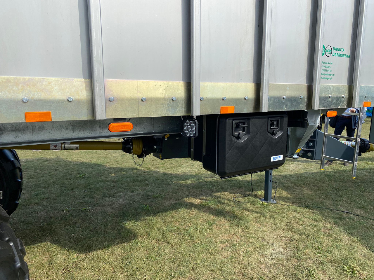 Spandiletame nuovo Auto-Agro Mistreuer / Manure spreader / Epandeur à fumier / Rimorchio spandiconcime / Abonadora / Разбрасыватель органических удобрений / Rozrzutnik obornika Tandem N268: foto 18