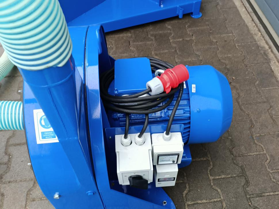 Dozamech Getreidebrecher / Grain crusher / Broyeur à grains / Trituratore / Измельчитель / Rozdrabniacz - Macchina per l'allevamento: foto 3 Dozamech Getreidebrecher / Grain crusher / Broyeur à grains / Trituratore / Измельчитель / Rozdrabniacz - Macchina per l'allevamento: foto 3