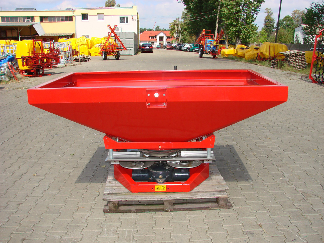 JAR-MET Düngerstreuer / Fertilizer spreader / Epandeur d'engrais / Rozsiewacz nawozów 1200 kg - Spandiconcime: foto 3 JAR-MET Düngerstreuer / Fertilizer spreader / Epandeur d'engrais / Rozsiewacz nawozów 1200 kg - Spandiconcime: foto 3