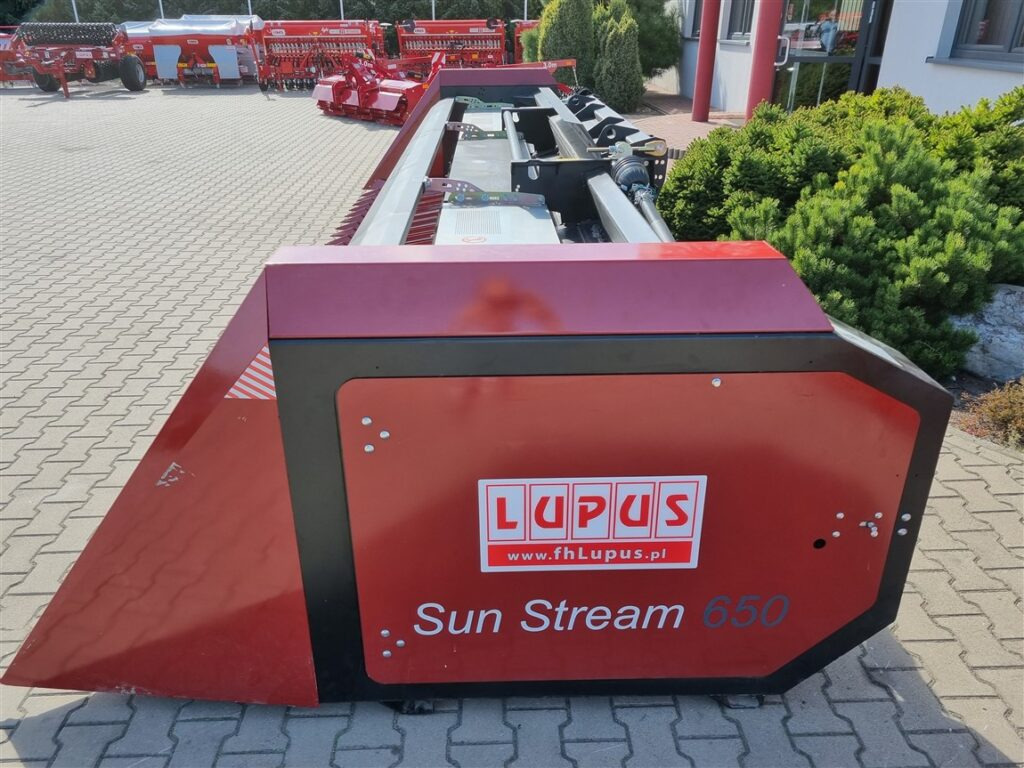 Lupus Sonnenblummenvorsatz / Sunflower harvester / Coupe à tournesol / Сosechadora / Macchina per la raccolta dei girasoli / Жатка для подсолнечника / Przystawka do słonecznika 6,5 m - Barra di taglio per girasol: foto 3 Lupus Sonnenblummenvorsatz / Sunflower harvester / Coupe à tournesol / Сosechadora / Macchina per la raccolta dei girasoli / Жатка для подсолнечника / Przystawka do słonecznika 6,5 m - Barra di taglio per girasol: foto 3