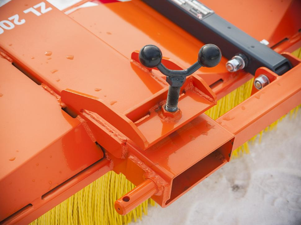 Moderntech Kehrmaschine / Sweeper / Balayeuse / Spazzolatrice / Подметальная машина / Zamiatarka 3 m - Spazzatrice stradale per Spazzola: foto 3 Moderntech Kehrmaschine / Sweeper / Balayeuse / Spazzolatrice / Подметальная машина / Zamiatarka 3 m - Spazzatrice stradale per Spazzola: foto 3