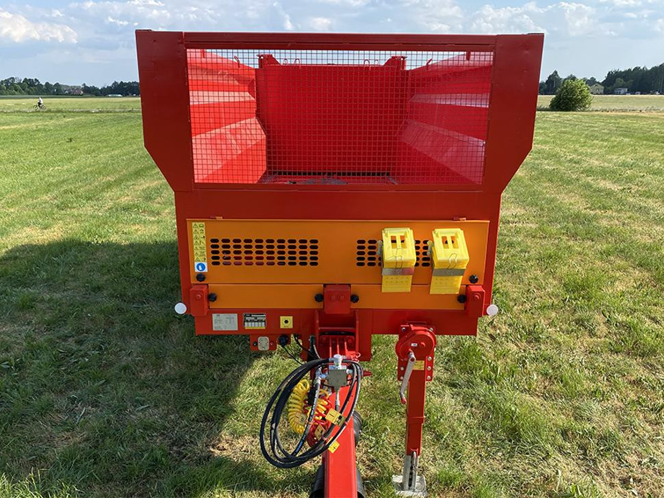 Roltrans Miststreuer / Manure spreader / Epandeur à fumier / Spandiletame / Разбрасыватель органических удобрений / Rozrzutnik obornika N205S/6 BIZON 14 t - Spandiletame: foto 4 Roltrans Miststreuer / Manure spreader / Epandeur à fumier / Spandiletame / Разбрасыватель органических удобрений / Rozrzutnik obornika N205S/6 BIZON 14 t - Spandiletame: foto 4