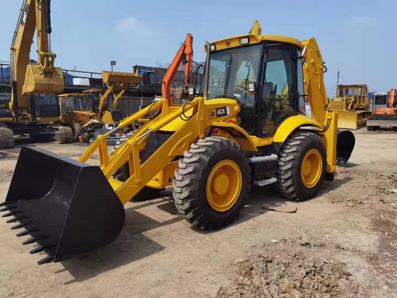JCB 4CX SOLD OUT!!! - Terna: foto 1 JCB 4CX SOLD OUT!!! - Terna: foto 1