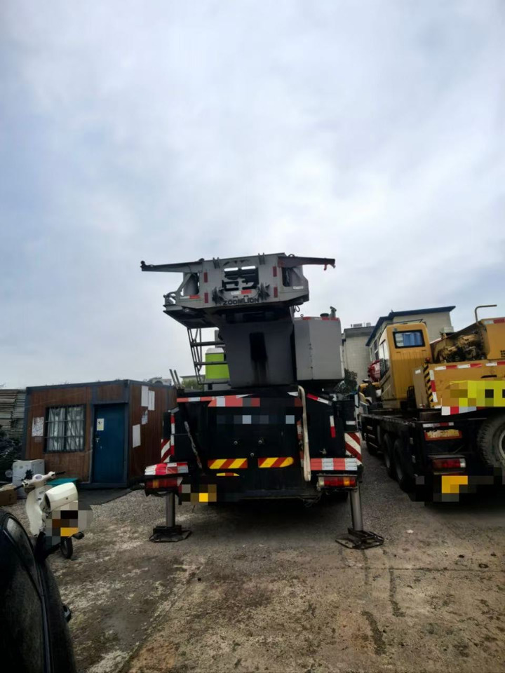 ZOOMLION 200E7 - Gru multistrada: foto 2 ZOOMLION 200E7 - Gru multistrada: foto 2