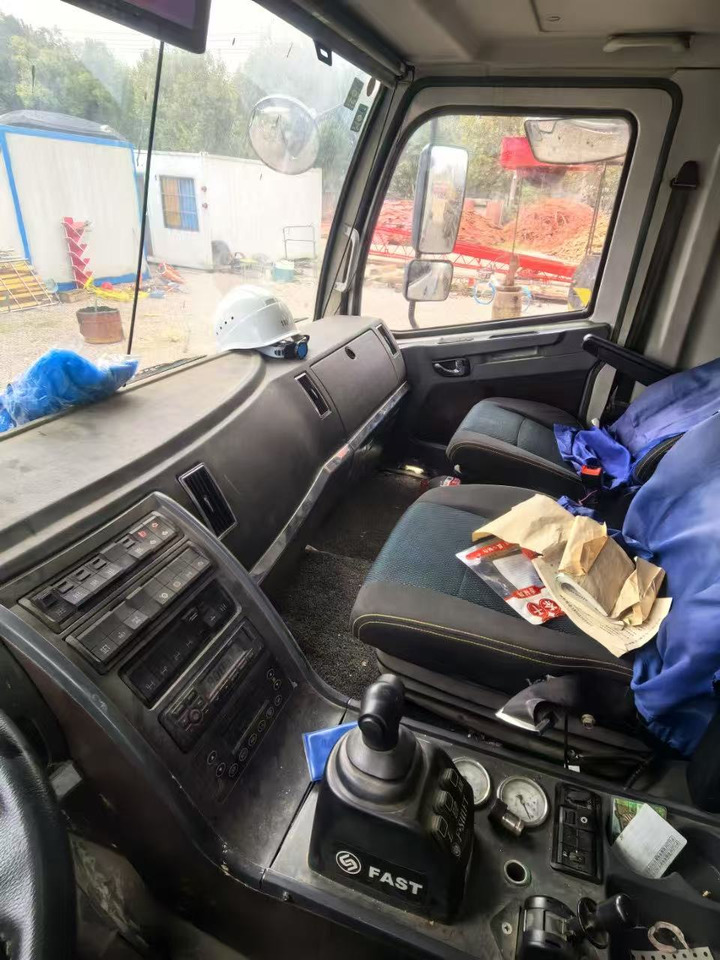 ZOOMLION 200E7 - Gru multistrada: foto 4 ZOOMLION 200E7 - Gru multistrada: foto 4