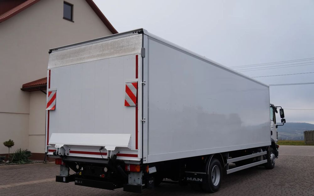 MAN TGM 12.290 / 15.290 EURO 6 KONTENER 20 PALET WINDA - Autocarro furgonato: foto 5 MAN TGM 12.290 / 15.290 EURO 6 KONTENER 20 PALET WINDA - Autocarro furgonato: foto 5