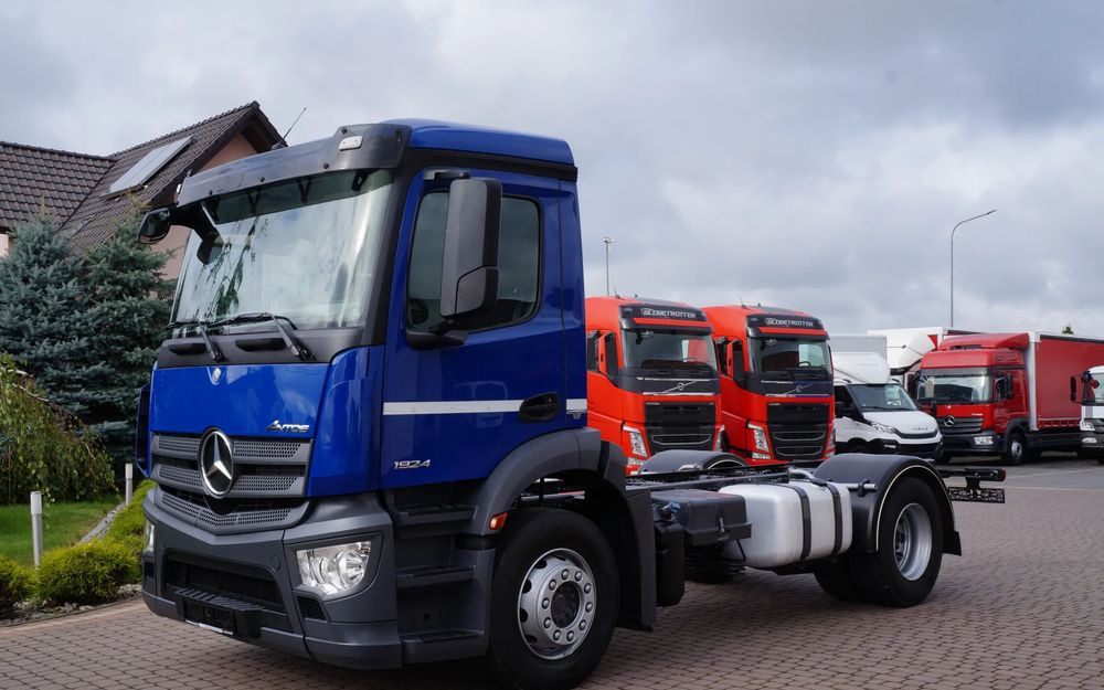 Mercedes-Benz ANTOS 1824 ACTROS EURO 6 RAMA DO ZABUDOWY ROZSTAW OSI 3.80M ANTOS 1830 1827 - Autocarro telaio: foto 1 Mercedes-Benz ANTOS 1824 ACTROS EURO 6 RAMA DO ZABUDOWY ROZSTAW OSI 3.80M ANTOS 1830 1827 - Autocarro telaio: foto 1