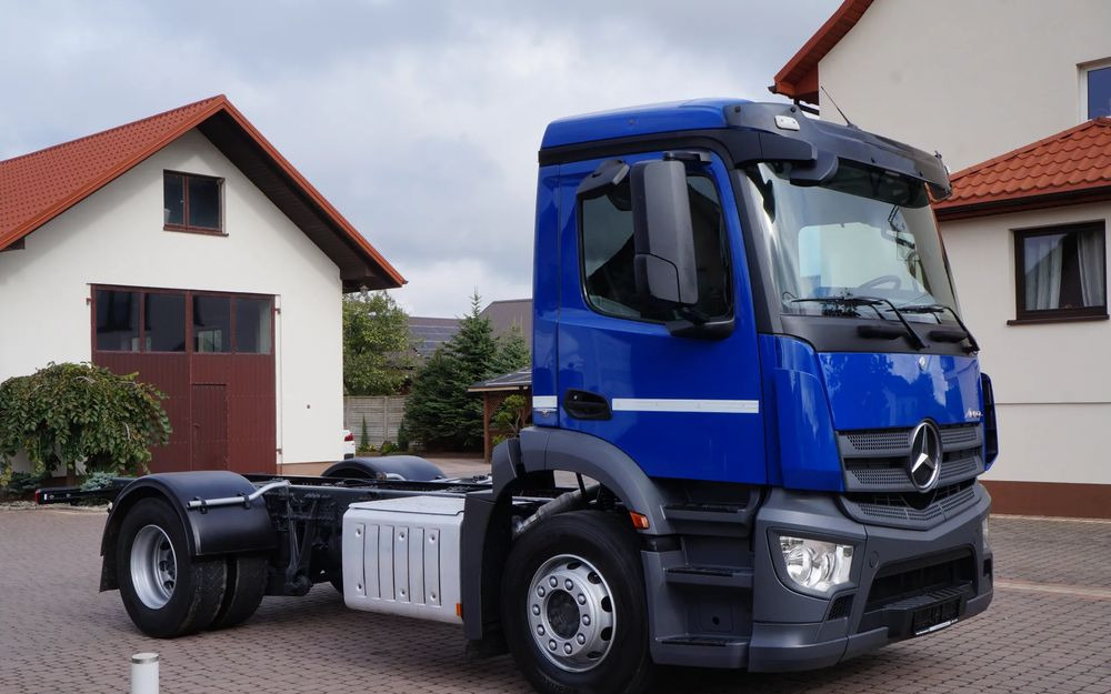 Mercedes-Benz ANTOS 1824 ACTROS EURO 6 RAMA DO ZABUDOWY ROZSTAW OSI 3.80M ANTOS 1830 1827 - Autocarro telaio: foto 3 Mercedes-Benz ANTOS 1824 ACTROS EURO 6 RAMA DO ZABUDOWY ROZSTAW OSI 3.80M ANTOS 1830 1827 - Autocarro telaio: foto 3