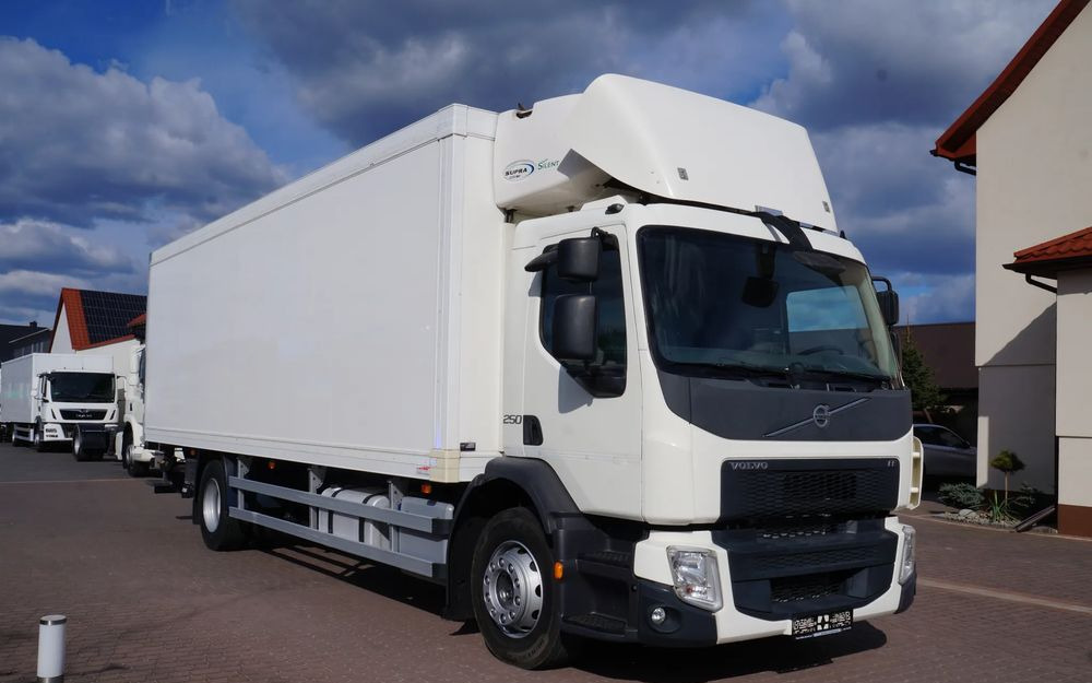 Volvo FE 18.250 Euro 6 18 TON CHŁODNIA KONTENER 19 PALET NISKI PRZEBIEG - Autocarro frigorifero: foto 1 Volvo FE 18.250 Euro 6 18 TON CHŁODNIA KONTENER 19 PALET NISKI PRZEBIEG - Autocarro frigorifero: foto 1