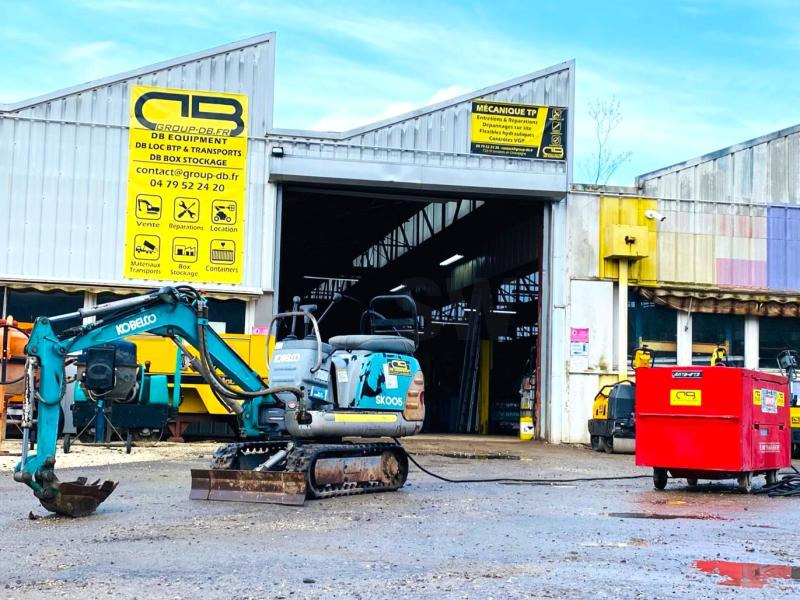 KOBELCO Mini pelle électrique SK007 - Miniescavatore: foto 1 KOBELCO Mini pelle électrique SK007 - Miniescavatore: foto 1