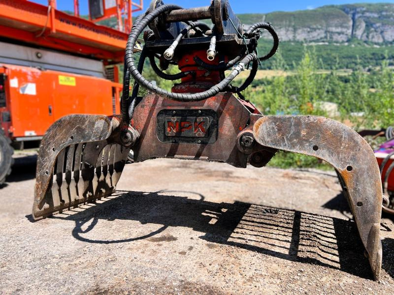 NPK DG-14 Pince de tri pour pelle de 8 à 15T - Benna a polipo per Macchina da cantiere: foto 2 NPK DG-14 Pince de tri pour pelle de 8 à 15T - Benna a polipo per Macchina da cantiere: foto 2