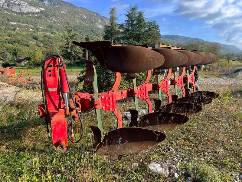 Vogel & Noot Charrue portée 5 corps - Aratro: foto 1 Vogel & Noot Charrue portée 5 corps - Aratro: foto 1