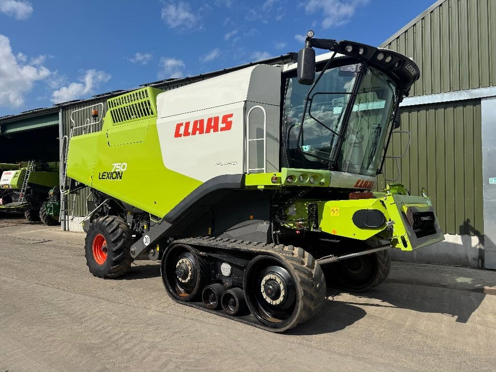 Claas Lexion 750TT APS Hybrid c/w V900 Header - Mietitrebbia: foto 3 Claas Lexion 750TT APS Hybrid c/w V900 Header - Mietitrebbia: foto 3