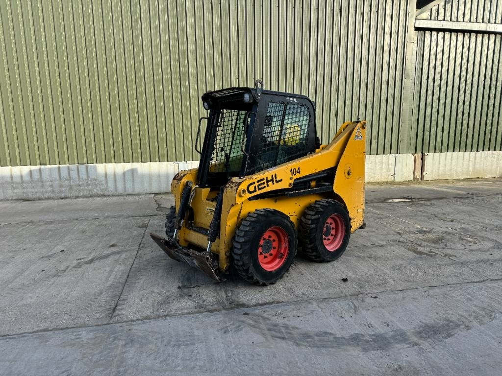 Gehl R 165 - Minipala: foto 1 Gehl R 165 - Minipala: foto 1