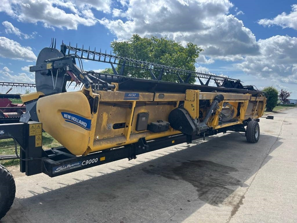 New Holland DXRN30 Draper Header - Accessori per macchine da raccolta: foto 4 New Holland DXRN30 Draper Header - Accessori per macchine da raccolta: foto 4