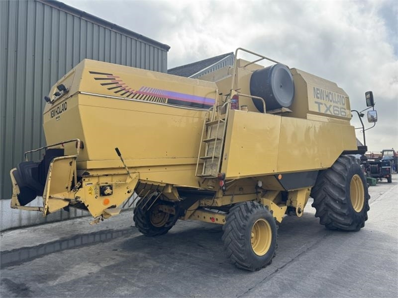 New Holland TX66 Combine Harvester c/w 20ft Header - Accessori per macchine da raccolta: foto 4 New Holland TX66 Combine Harvester c/w 20ft Header - Accessori per macchine da raccolta: foto 4