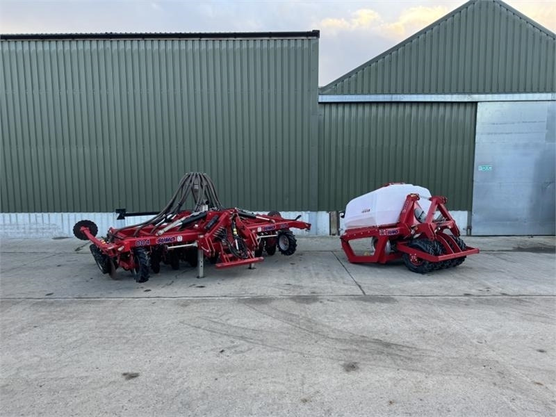Sumo DD4 Seed Drill c/w Front Tank - Seminatrice combinata: foto 1 Sumo DD4 Seed Drill c/w Front Tank - Seminatrice combinata: foto 1