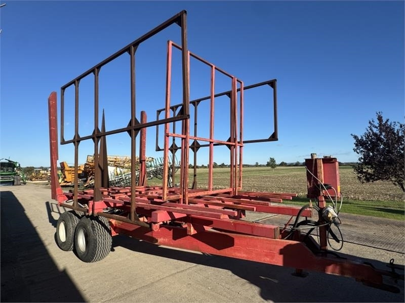 Timik MK 11 Square Bale Chaser/Stacker - Pressa quadra: foto 3 Timik MK 11 Square Bale Chaser/Stacker - Pressa quadra: foto 3