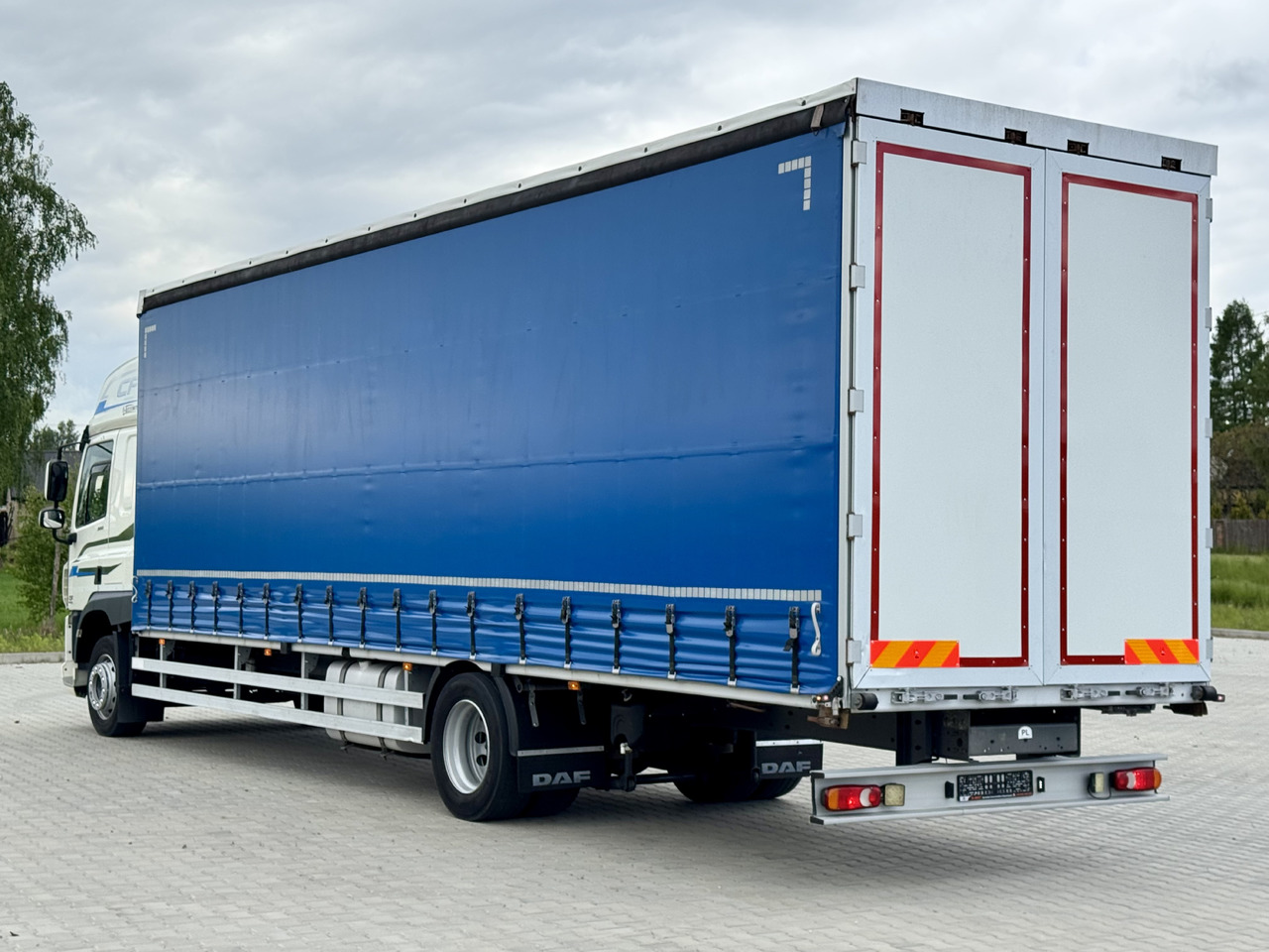 DAF CF 320 / FIRANKA / 24 EUROPALETY / SYPIALKA / AUTOMAT / KLIMA POSTOJOWA / 2017 ROK - Camion centinato: foto 4 DAF CF 320 / FIRANKA / 24 EUROPALETY / SYPIALKA / AUTOMAT / KLIMA POSTOJOWA / 2017 ROK - Camion centinato: foto 4