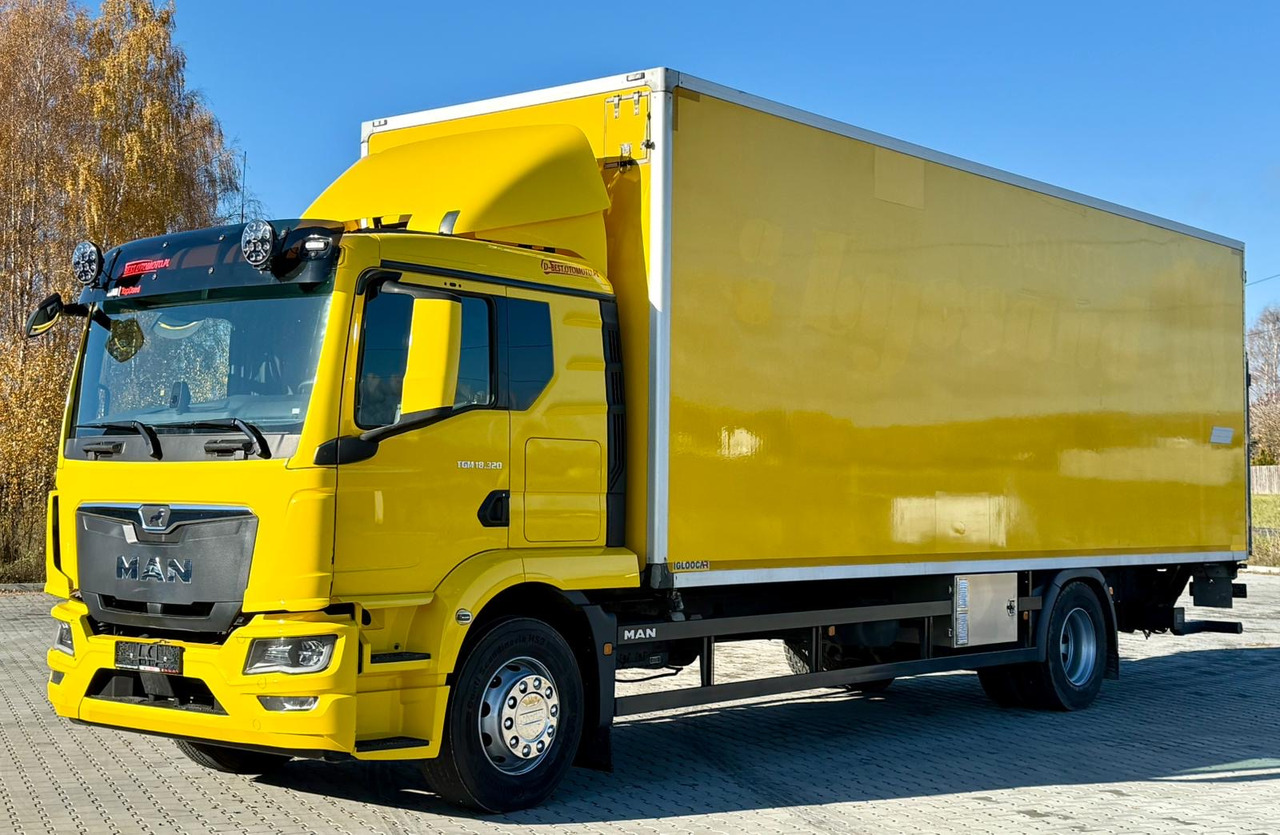 MAN 18.320 / IZOTERMA / GRZANA / WINDA / 20 EUROPALET / AUTOMAT / 170 TYŚ KM / 2021 R / SYPIALKA / CAŁY NA PODUSZKACH / SPROWADZONY / JAK NOWY - Autocarro cella isotermica: foto 2 MAN 18.320 / IZOTERMA / GRZANA / WINDA / 20 EUROPALET / AUTOMAT / 170 TYŚ KM / 2021 R / SYPIALKA / CAŁY NA PODUSZKACH / SPROWADZONY / JAK NOWY - Autocarro cella isotermica: foto 2