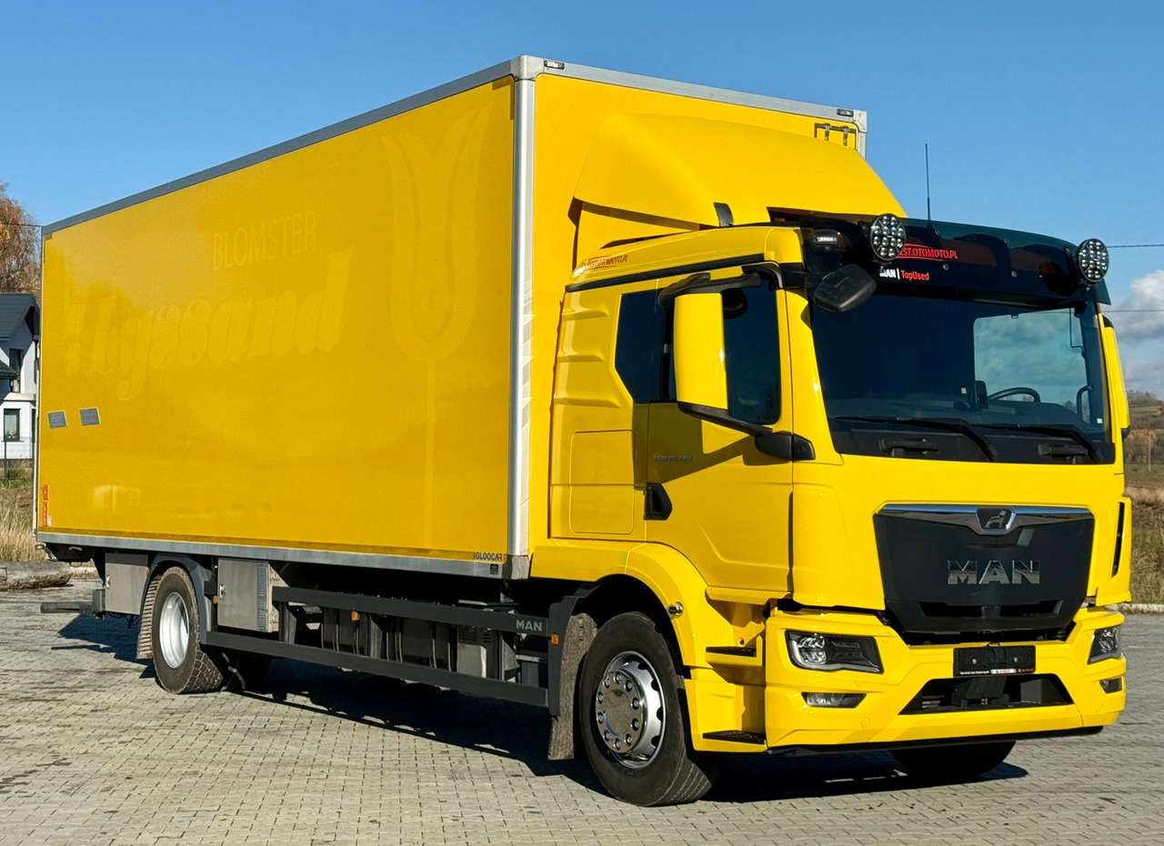MAN 18.320 / IZOTERMA / GRZANA / WINDA / 20 EUROPALET / AUTOMAT / 170 TYŚ KM / 2021 R / SYPIALKA / CAŁY NA PODUSZKACH / SPROWADZONY / JAK NOWY - Autocarro cella isotermica: foto 1 MAN 18.320 / IZOTERMA / GRZANA / WINDA / 20 EUROPALET / AUTOMAT / 170 TYŚ KM / 2021 R / SYPIALKA / CAŁY NA PODUSZKACH / SPROWADZONY / JAK NOWY - Autocarro cella isotermica: foto 1