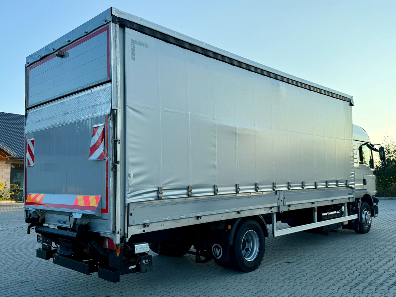 MAN TGM 12.250 / TGL / BURTO - FIRANKA / WINDA / 18 PALET / AUTOMAT - Camion centinato: foto 3 MAN TGM 12.250 / TGL / BURTO - FIRANKA / WINDA / 18 PALET / AUTOMAT - Camion centinato: foto 3