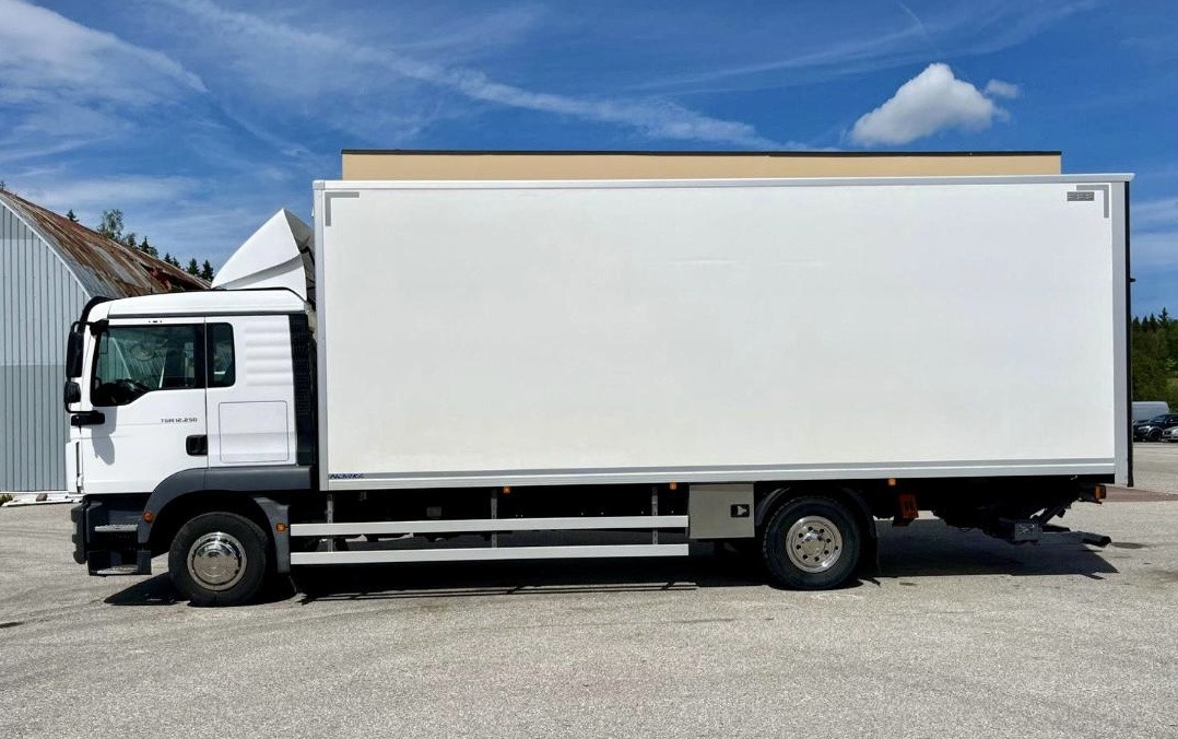 MAN TGM 12.250 / TGL / IZOTERMA / WINDA / 18 EUROPALET / SYPIALKA / AUTOMAT / 2018 ROK - Autocarro cella isotermica: foto 5 MAN TGM 12.250 / TGL / IZOTERMA / WINDA / 18 EUROPALET / SYPIALKA / AUTOMAT / 2018 ROK - Autocarro cella isotermica: foto 5
