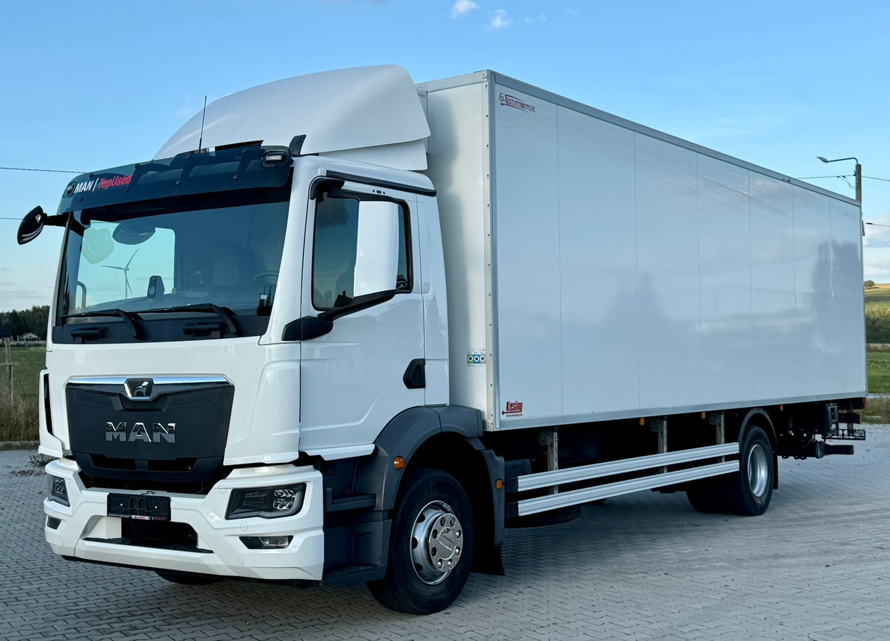 MAN TGM 15.290 / CHŁODNIA / WINDA / 8.3 M DŁUGOŚCI / 20 EUROPALET / THERMO KING / +30/-30 / AUTOMAT / 2021 ROK / SERWISOWANY - Autocarro frigorifero: foto 2 MAN TGM 15.290 / CHŁODNIA / WINDA / 8.3 M DŁUGOŚCI / 20 EUROPALET / THERMO KING / +30/-30 / AUTOMAT / 2021 ROK / SERWISOWANY - Autocarro frigorifero: foto 2