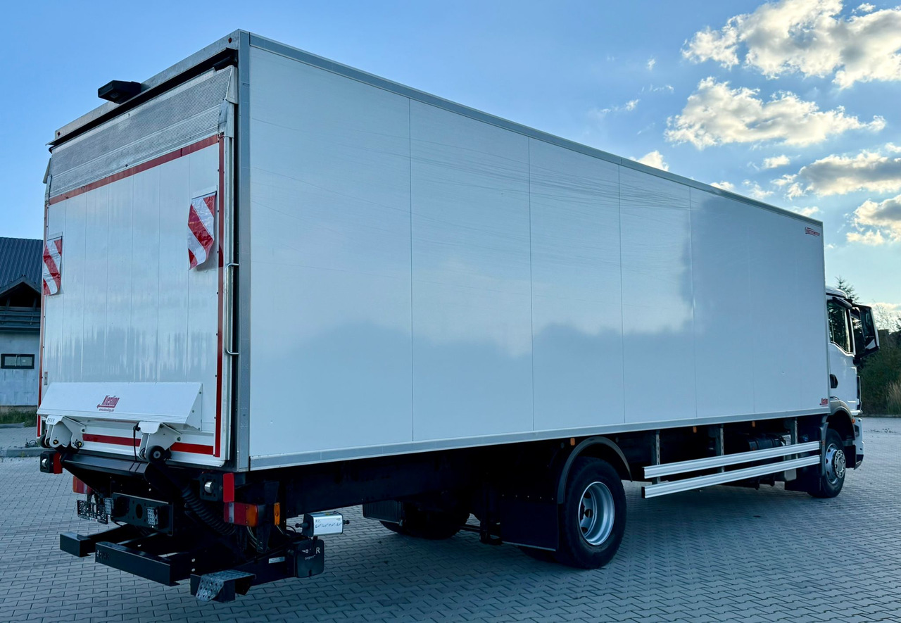 MAN TGM 15.290 / CHŁODNIA / WINDA / 8.3 M DŁUGOŚCI / 20 EUROPALET / THERMO KING / +30/-30 / AUTOMAT / 2021 ROK / SERWISOWANY - Autocarro frigorifero: foto 3 MAN TGM 15.290 / CHŁODNIA / WINDA / 8.3 M DŁUGOŚCI / 20 EUROPALET / THERMO KING / +30/-30 / AUTOMAT / 2021 ROK / SERWISOWANY - Autocarro frigorifero: foto 3