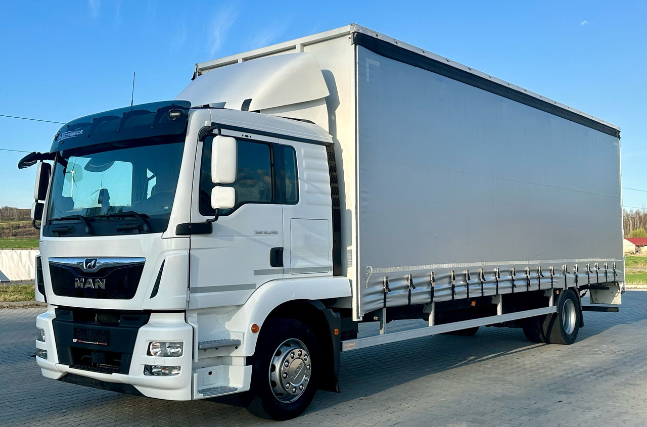 MAN TGM 18.290 / FIRANKA / WINDA / 22 EUROPALETY / AUTOMAT / SYPIALKA / 9 059 KG ŁADOWNOŚCI / NISKI PRZEBIEG / ZSUWANY DACH / EURO 6 - Camion centinato: foto 2 MAN TGM 18.290 / FIRANKA / WINDA / 22 EUROPALETY / AUTOMAT / SYPIALKA / 9 059 KG ŁADOWNOŚCI / NISKI PRZEBIEG / ZSUWANY DACH / EURO 6 - Camion centinato: foto 2
