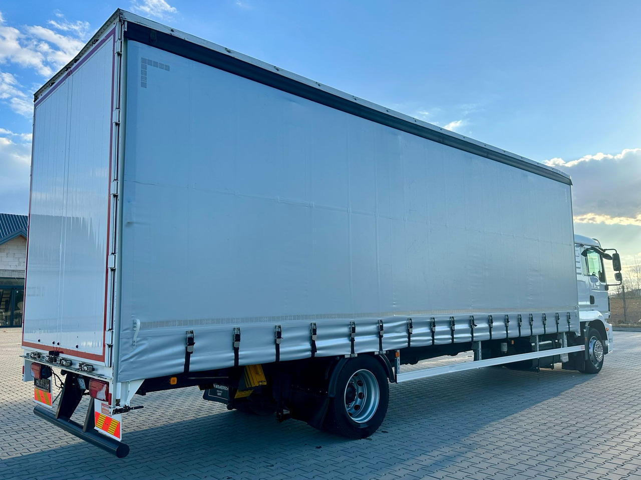 MAN TGM 18.290 / FIRANKA / WINDA / 22 EUROPALETY / AUTOMAT / SYPIALKA / 9 059 KG ŁADOWNOŚCI / NISKI PRZEBIEG / ZSUWANY DACH / EURO 6 - Camion centinato: foto 5 MAN TGM 18.290 / FIRANKA / WINDA / 22 EUROPALETY / AUTOMAT / SYPIALKA / 9 059 KG ŁADOWNOŚCI / NISKI PRZEBIEG / ZSUWANY DACH / EURO 6 - Camion centinato: foto 5
