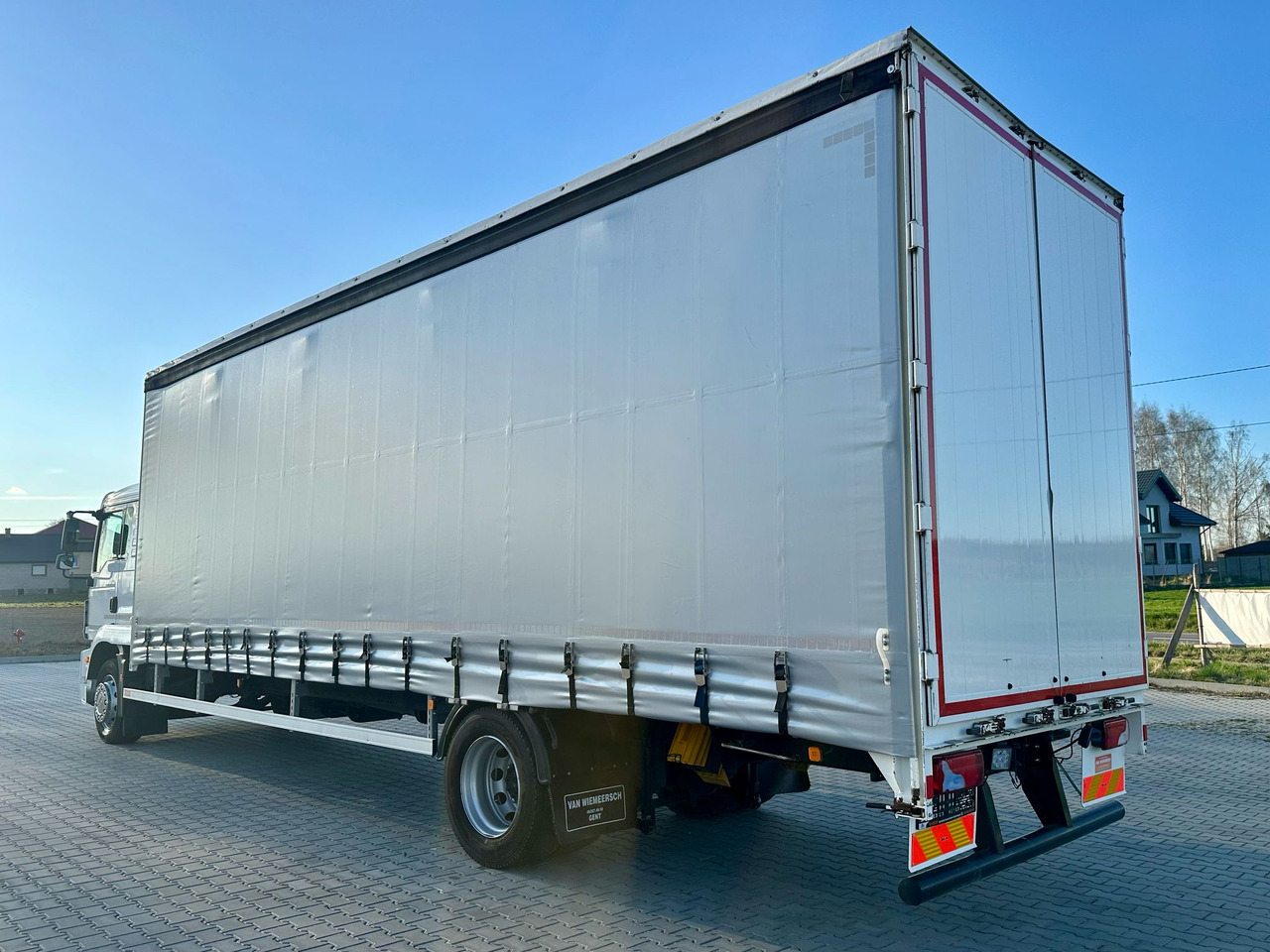 MAN TGM 18.290 / FIRANKA / WINDA / 22 EUROPALETY / AUTOMAT / SYPIALKA / 9 059 KG ŁADOWNOŚCI / NISKI PRZEBIEG / ZSUWANY DACH / EURO 6 - Camion centinato: foto 3 MAN TGM 18.290 / FIRANKA / WINDA / 22 EUROPALETY / AUTOMAT / SYPIALKA / 9 059 KG ŁADOWNOŚCI / NISKI PRZEBIEG / ZSUWANY DACH / EURO 6 - Camion centinato: foto 3