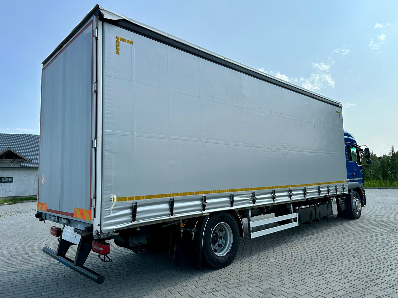 MAN TGM 18.320 / FIRANKA / 20 EUROPALET / 8.3 M DŁUGOŚCI / AUTOMAT / SYPIALKA / 2018 ROK / 9 809 KG ŁADOWNOŚCI - Camion centinato: foto 4 MAN TGM 18.320 / FIRANKA / 20 EUROPALET / 8.3 M DŁUGOŚCI / AUTOMAT / SYPIALKA / 2018 ROK / 9 809 KG ŁADOWNOŚCI - Camion centinato: foto 4