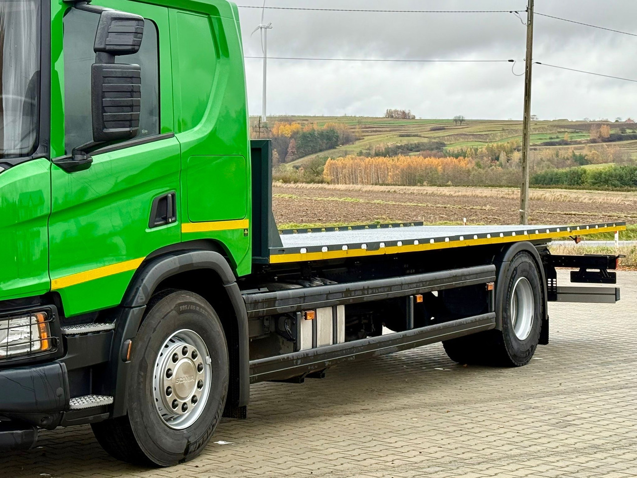 Autocarro con pianale/ Cassone fisso nuovo SCANIA P320 / PLATFORMA / NOWY / 5 TYŚ KM / SYPIALKA / 2023 ROK / CAŁA NA PODUSZKACH / 7.7 M DŁUGOŚCI / LAWETA / DO PRZEWOZU MASZYN ROLNICZYCH ITP: foto 8