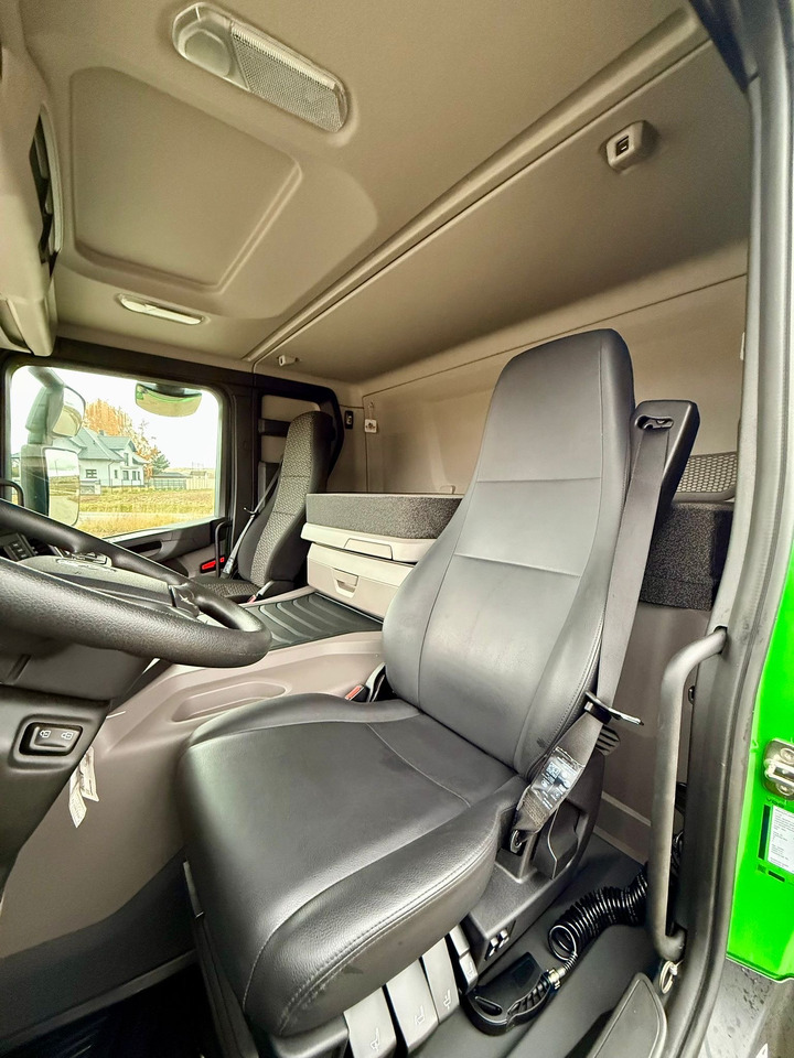 Autocarro con pianale/ Cassone fisso nuovo SCANIA P320 / PLATFORMA / NOWY / 5 TYŚ KM / SYPIALKA / 2023 ROK / CAŁA NA PODUSZKACH / 7.7 M DŁUGOŚCI / LAWETA / DO PRZEWOZU MASZYN ROLNICZYCH ITP: foto 20