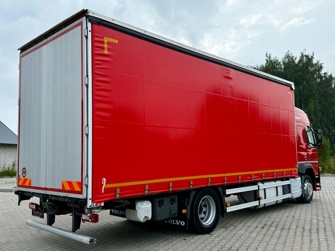 VOLVO FM 410 / FIRANKA / 18 EUROPALET / AUTOMAT / SYPIALKA / SPROWADZONE / 2017 ROK - Camion centinato: foto 4 VOLVO FM 410 / FIRANKA / 18 EUROPALET / AUTOMAT / SYPIALKA / SPROWADZONE / 2017 ROK - Camion centinato: foto 4