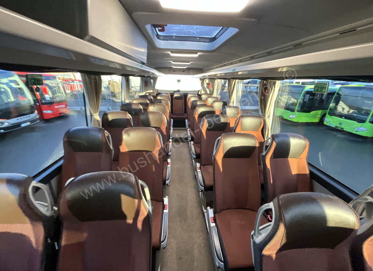 Foto d'interni 1: Pullman Mercedes-Benz Tourismo