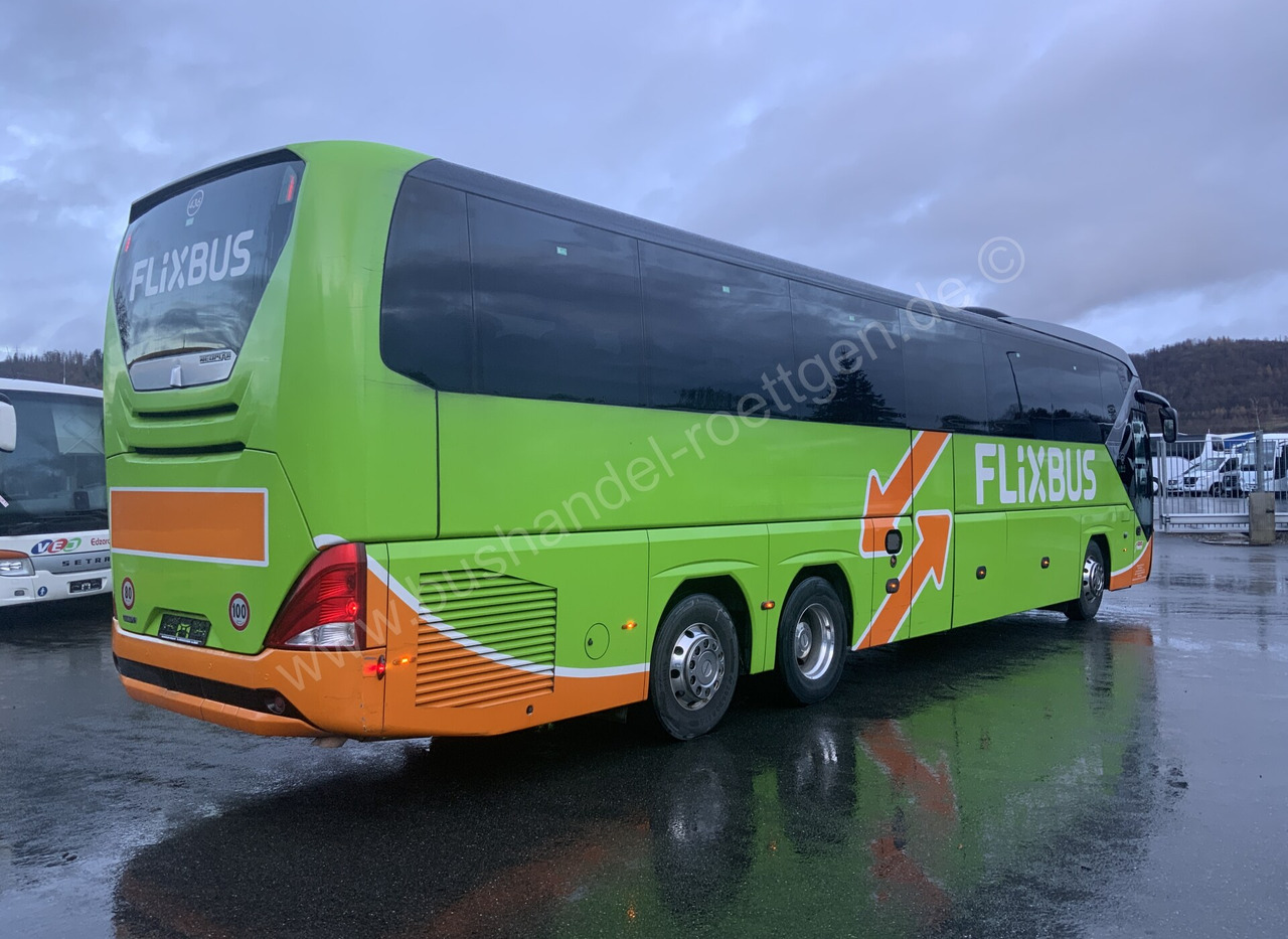 Neoplan Tourliner L - Pullman: foto 4 Neoplan Tourliner L - Pullman: foto 4