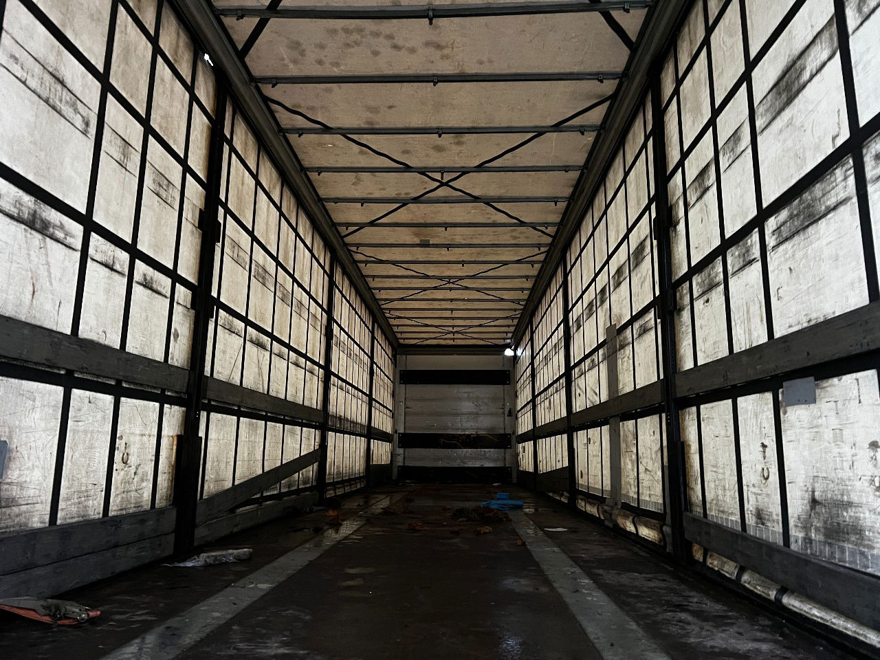 Kögel SN24 met liftas en SAF assen - Semirimorchio centinato: foto 5 Kögel SN24 met liftas en SAF assen - Semirimorchio centinato: foto 5