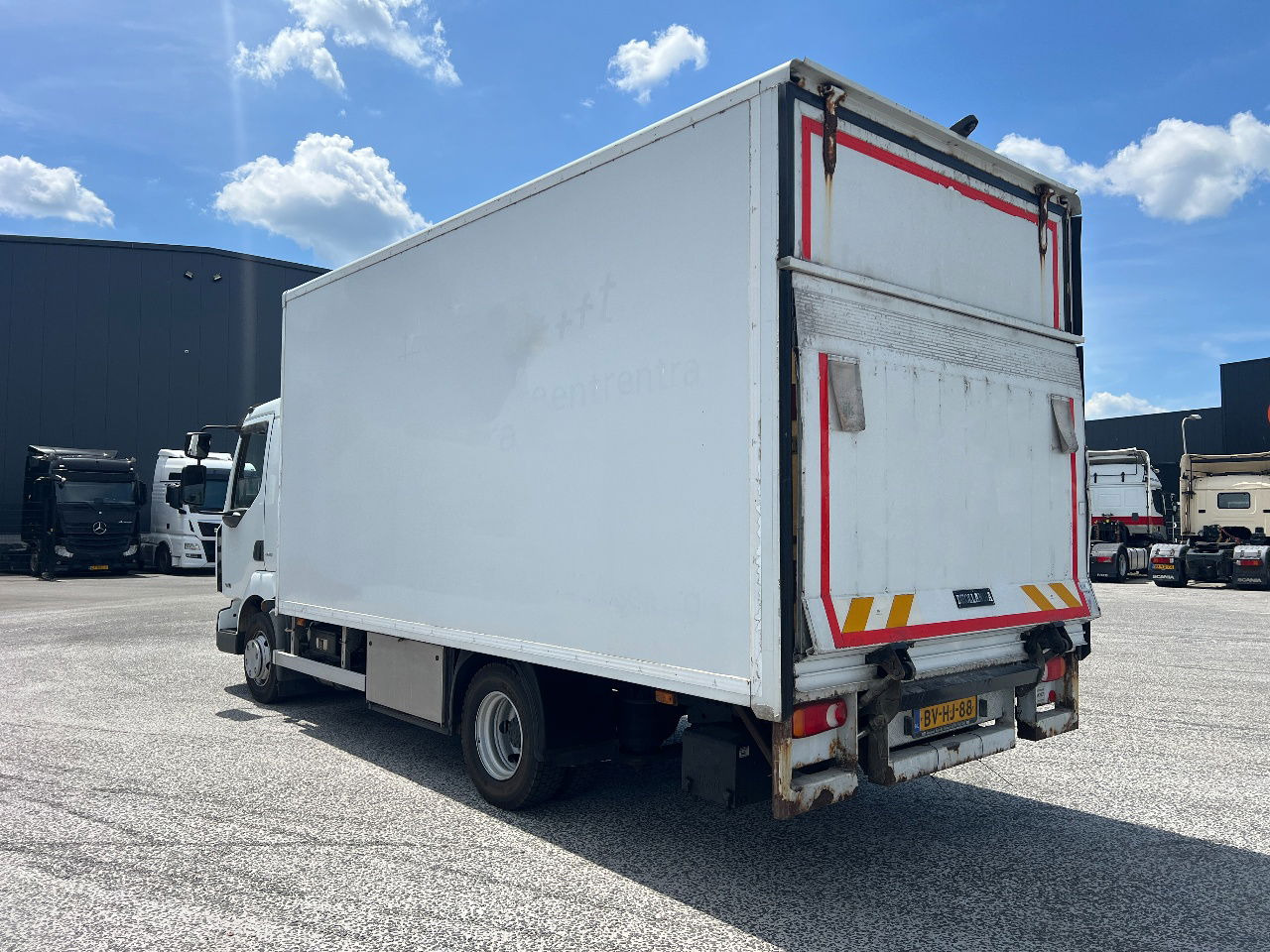 Renault Midliner 160 Manual - Autocarro furgonato: foto 4 Renault Midliner 160 Manual - Autocarro furgonato: foto 4