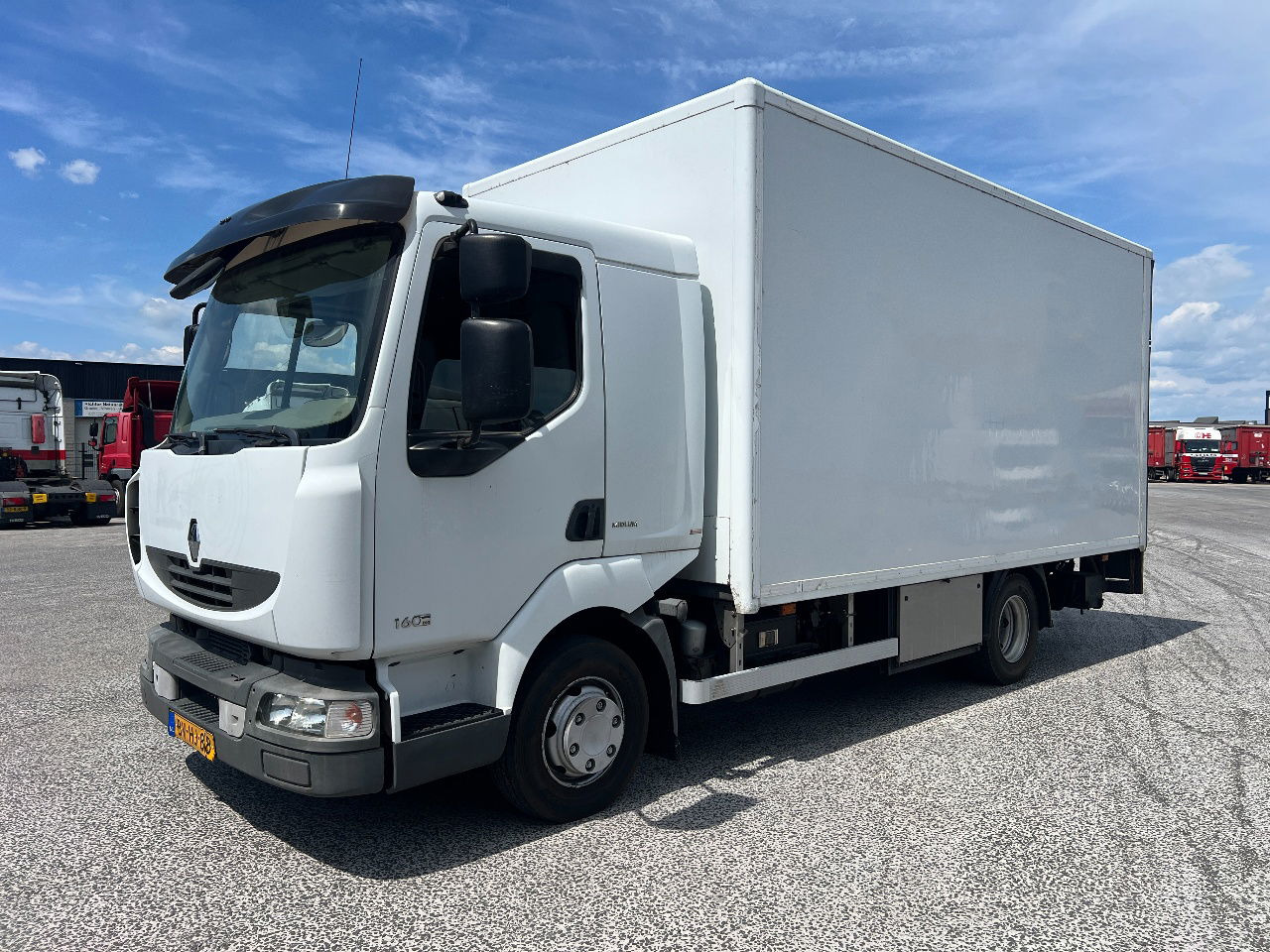 Renault Midliner 160 Manual - Autocarro furgonato: foto 1 Renault Midliner 160 Manual - Autocarro furgonato: foto 1